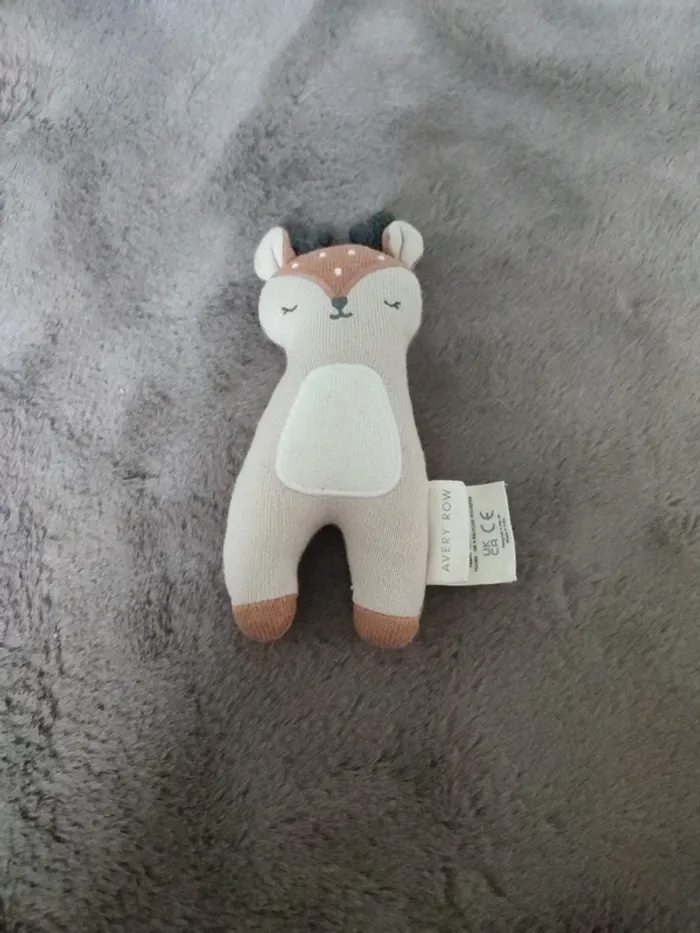 Peluche Avery Row