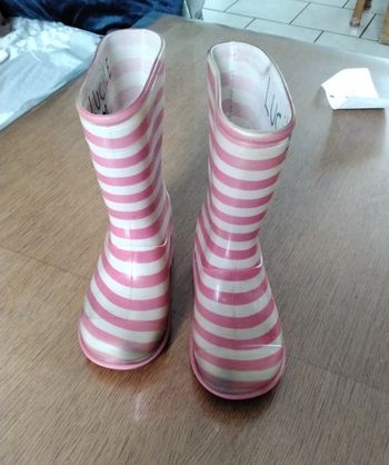 Bottes  de  pluie  ,rayé  rose  et  blanc  ,motif  hello Kity  ,Sanrio  ,pointure 26