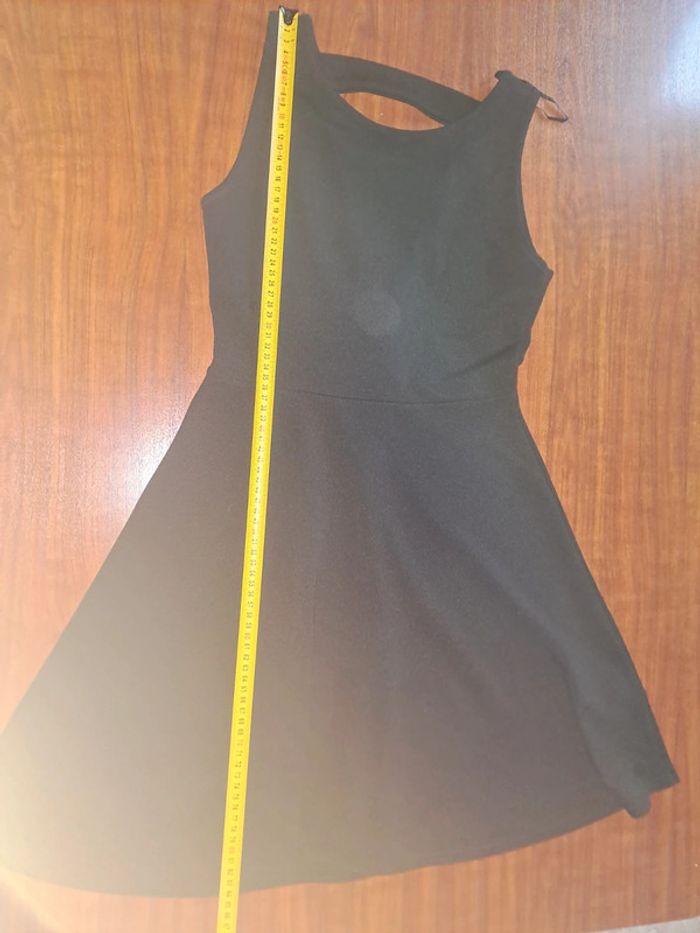 Jolie robe noir Jennyfer - photo numéro 15