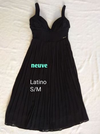 Robe noire plissée neuve S/M