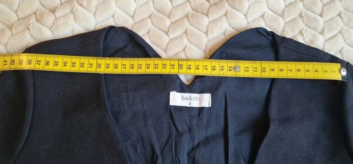 Petit robe noire Ba&sh modèle kate taille 2 ou 38 a manches 3/4 coupe droite encolure V - photo numéro 9