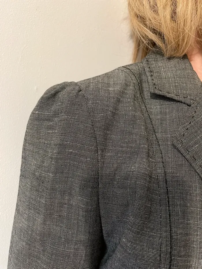 Veste de tailleur grise - photo numéro 3