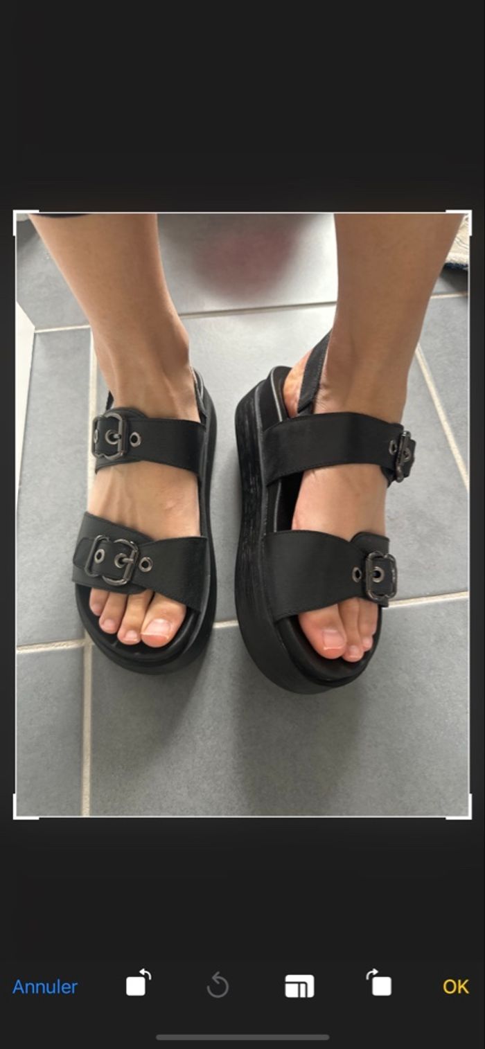 Sandales en cuire noire neuve - photo numéro 6