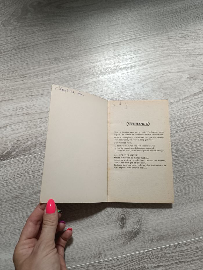 Livre Harlequin série blanche - photo numéro 3