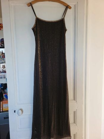 robe noire et dorée