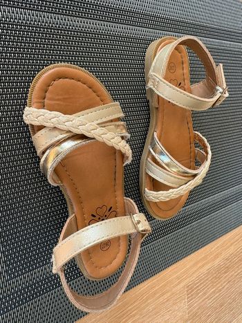 Sandalettes en 26/27 en très bon état