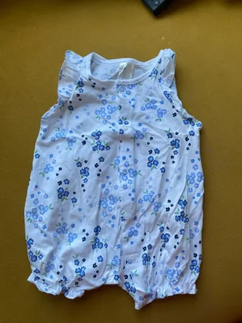Combinaison taille 1/2 mois
