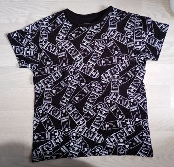 Tee-shirt noir motif skateboard Primark
T. 7-8 ans