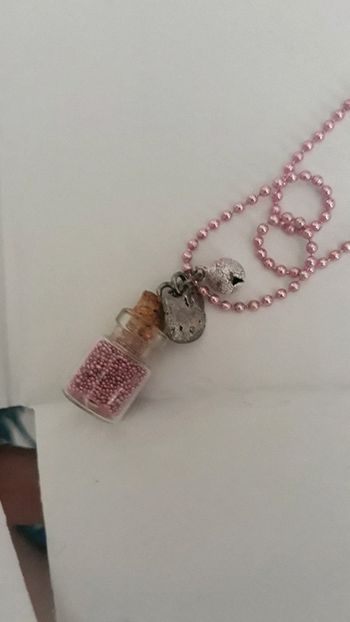 Sautoir fiole hello kitty