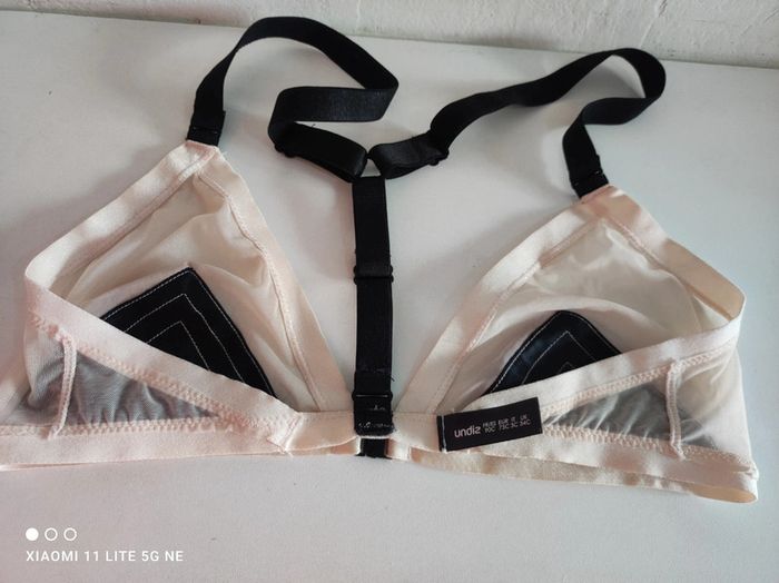 Soutien gorge Undiz triangle sans armatures sans coque fermeture devant taille EUR75C Fr90C IT3C - photo numéro 7