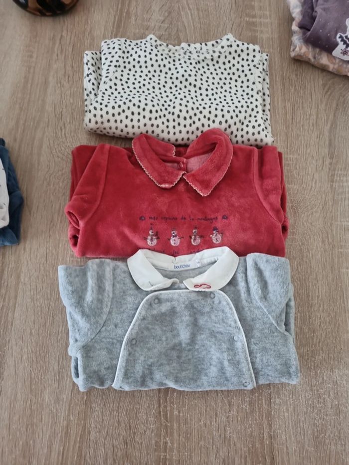 Lot de pyjamas - photo numéro 2
