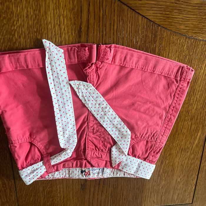 Lot de 5 shorts filles  taille 2 ans . - photo numéro 2