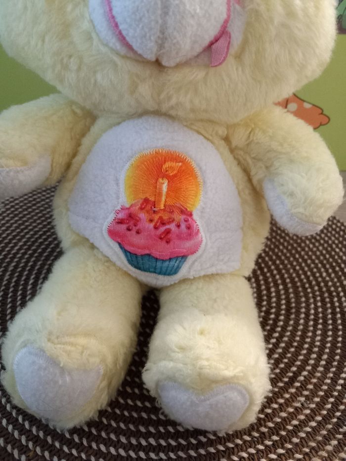 Peluche care bears birthday Kenner 1983 mesure 34cm - photo numéro 3