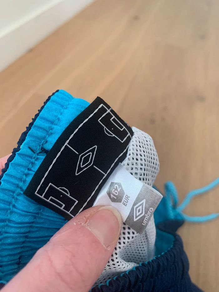 Maillot de bain umbro 14 ans - photo numéro 8