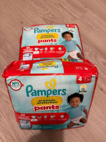 2 paquets couches pants taille 4 Pampers