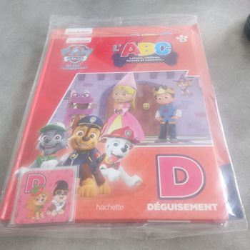 Livre de collection de l'alphabet numéro D