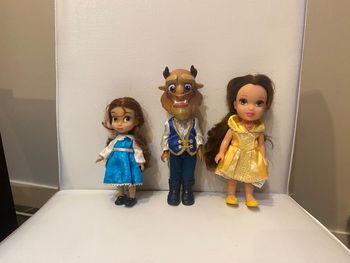 Mini poupée la belle et la bête disney 