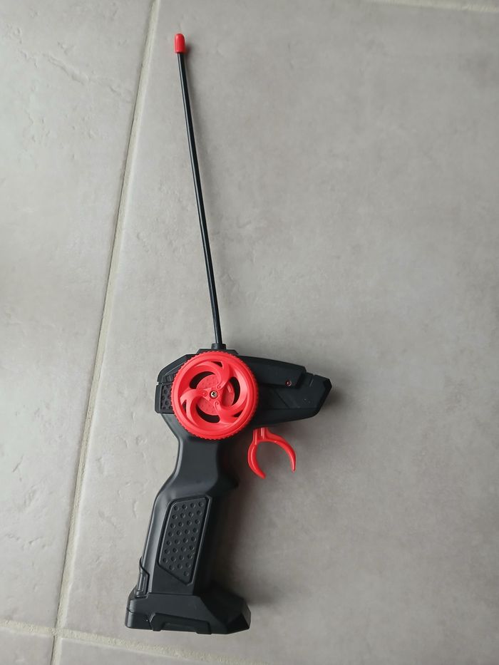 Voiture telecommandée - photo numéro 3