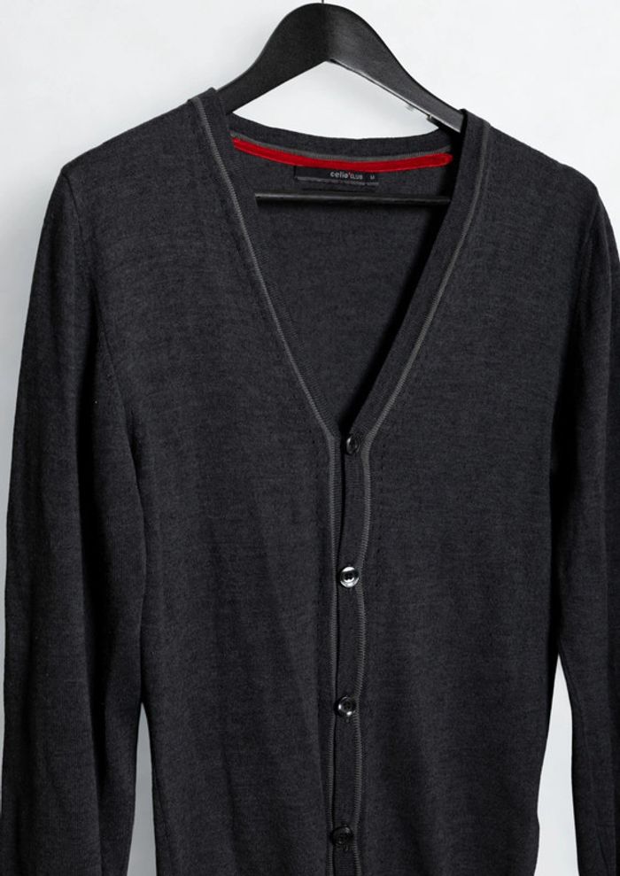 Gilet gris foncé 50%laine • wool grey cardigan Celio – Taille M – Fil italien - photo numéro 2