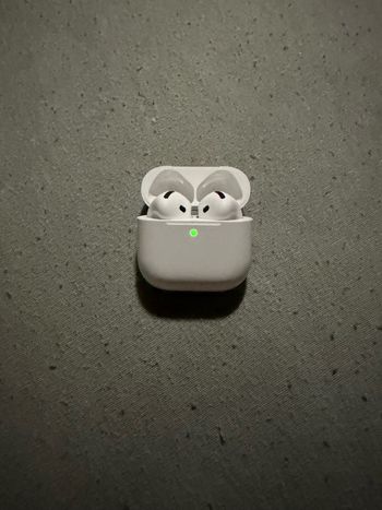 Airpods 4