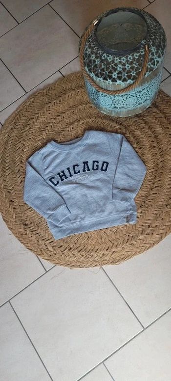 Joli pull garçon Taille 110/116 parfait état
