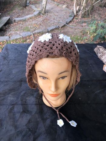 Bonnet fleuri