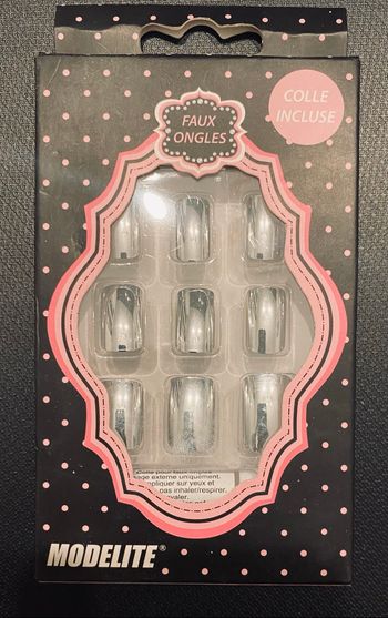 Faux ongles neuf