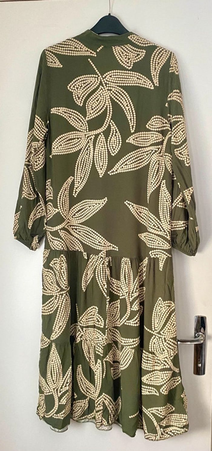 Robe longue fluide  imprimée col v taille 36 - photo numéro 6