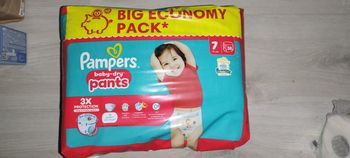 Couches Pampers pants taille 7