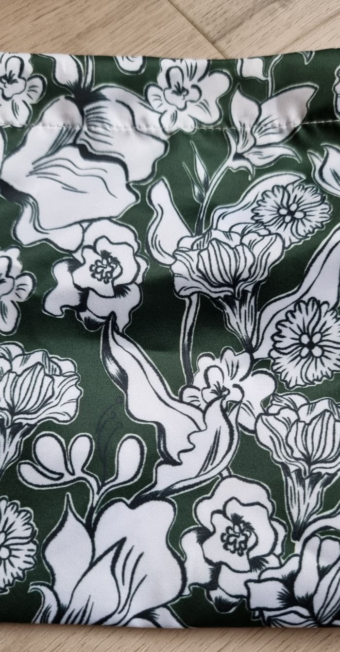 Pochette avec motifs floraux - photo numéro 2