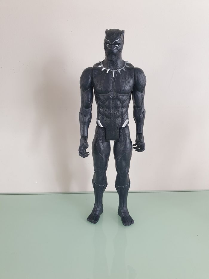 Figurine black panther marvel