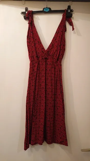 Robe été rouge à motif noir