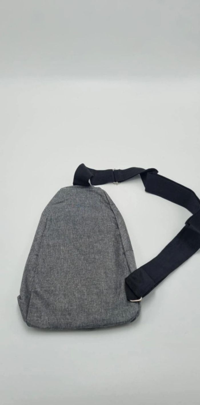 Sac à dos gris neuf - photo numéro 2