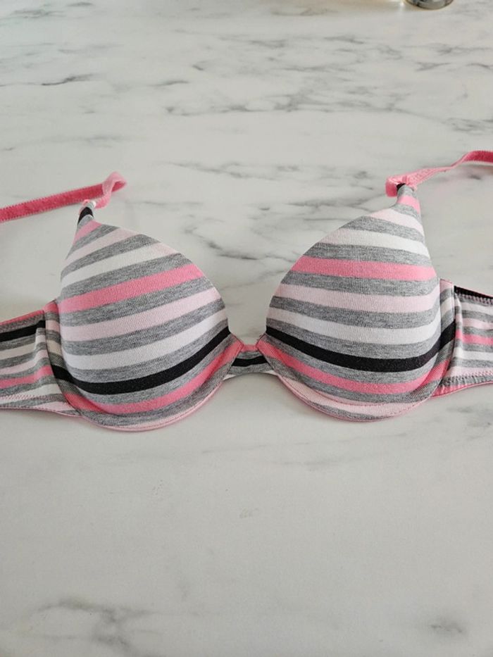 Victoria secret soutiens-gorge 34B - photo numéro 10