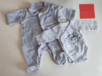 Lot pyjama bodie naissance