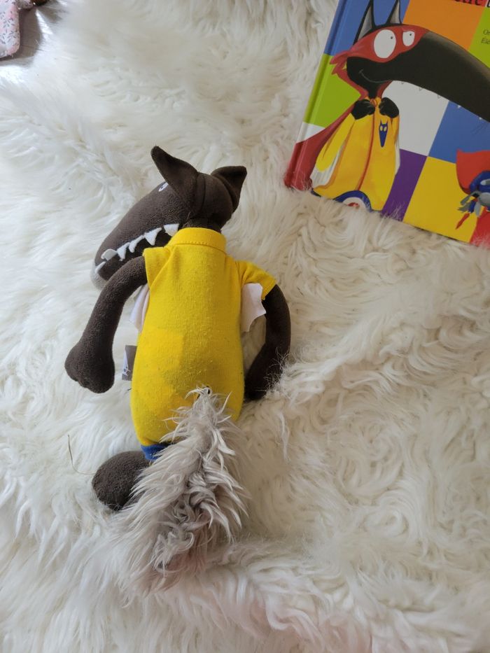 Livre le loup et sa peluche loup - photo numéro 4
