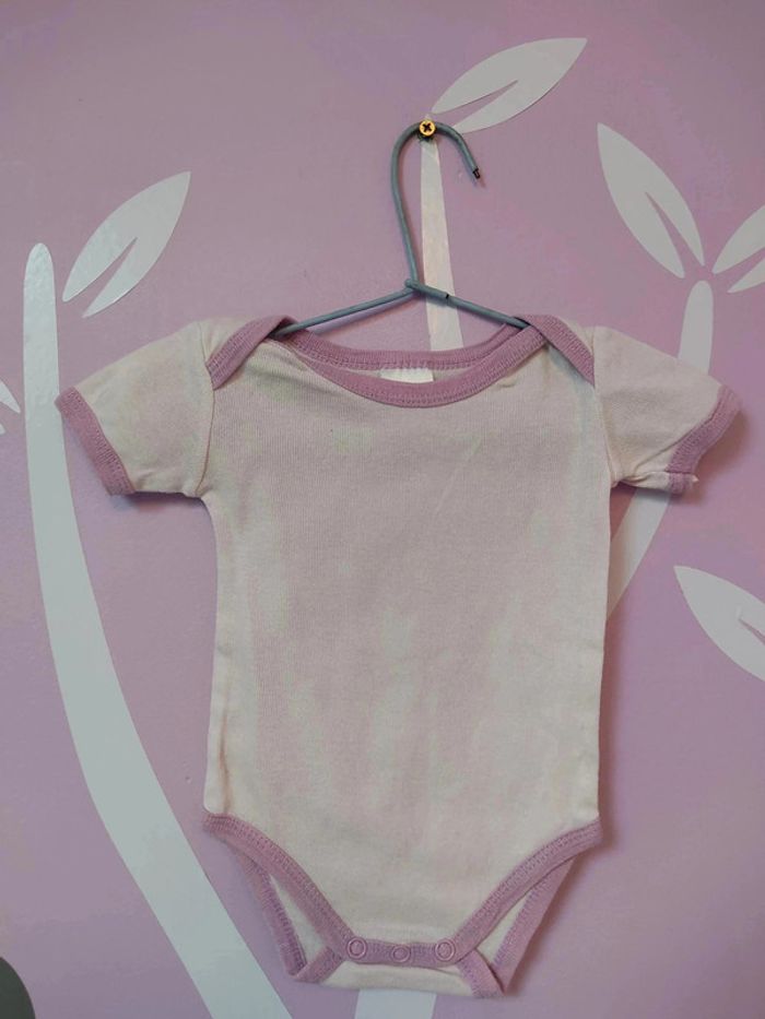 Lot 3 body manches courtes 3 mois - photo numéro 3