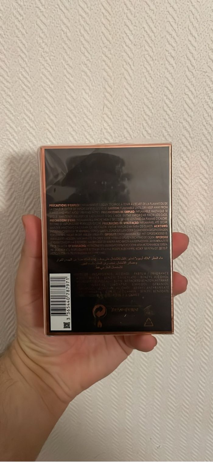 Black Opium (Yves Saint Laurent) - photo numéro 2