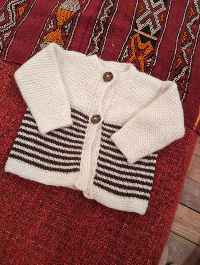 Beau pull Mixte 9 mois a 12 mois - photo numéro 2