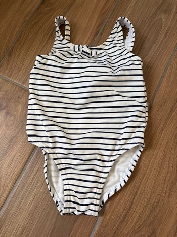Maillot de bain, marinière, fille, tape-à-l’œil