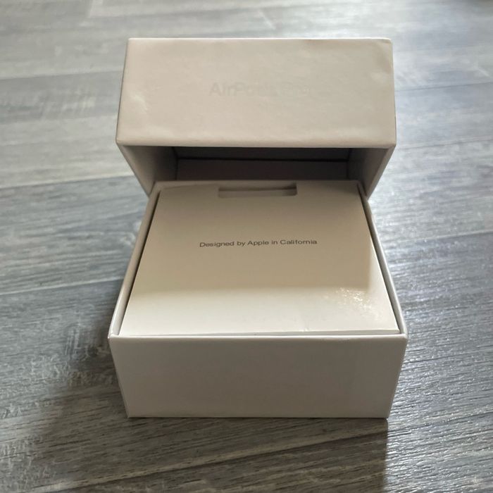 AirPods 2 Apple – Neufs & Scellés (Boîtier Rechargeable Sans Fil) 🎧🍏 - photo numéro 4