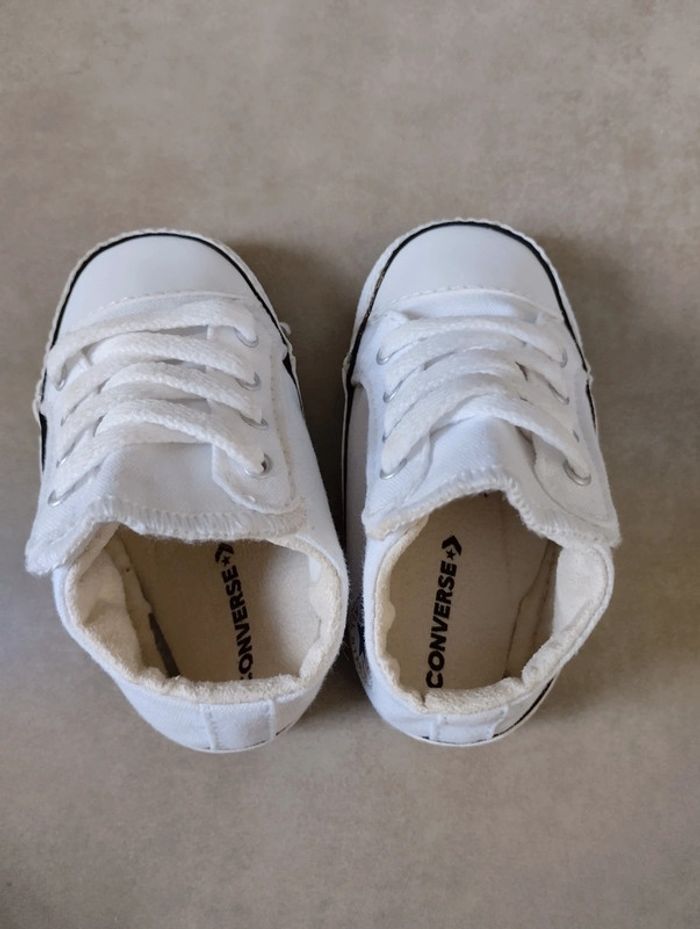 Véritable converse blanche bébé à scratch total pointure 19 - photo numéro 5