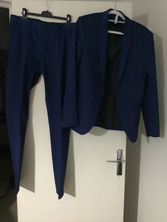Costume  homme Zara veste T 48 pantalon T 40 porte 1 fois très très bon état