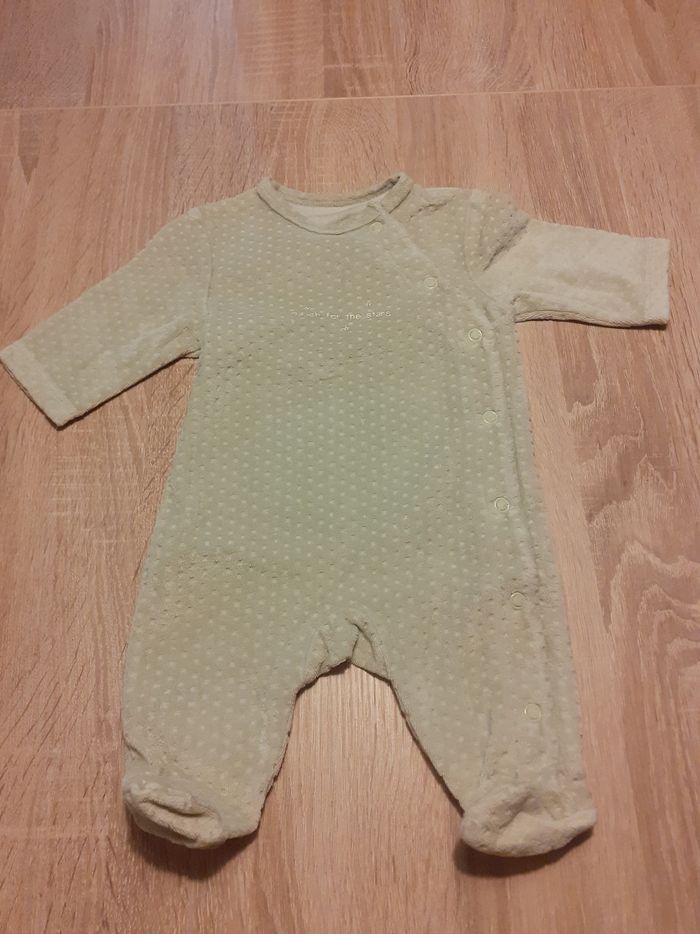 Pyjama taille 1 mois - photo numéro 1