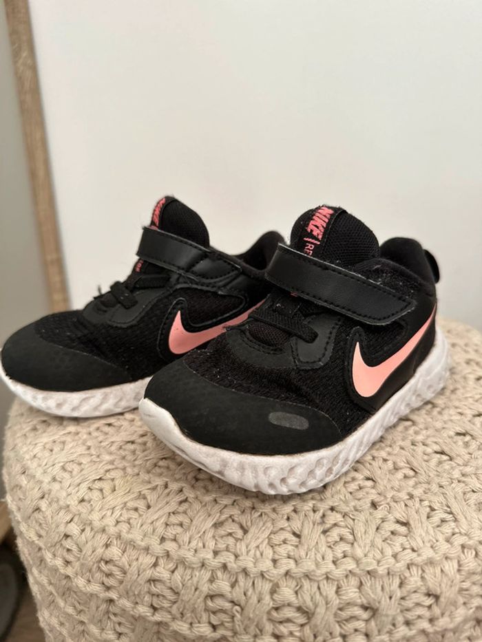 Baskets Nike rose - photo numéro 2