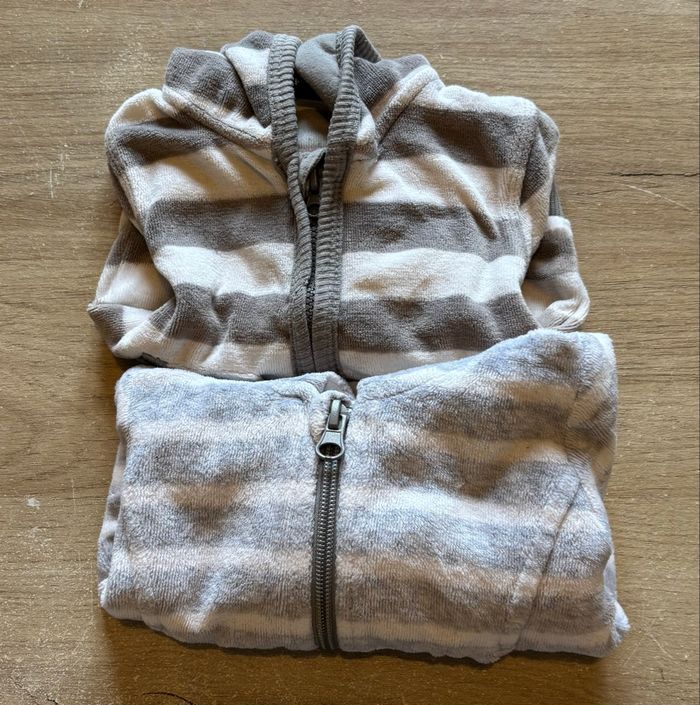 Lot de 2 vestes à capuche taille 1 mois - photo numéro 2