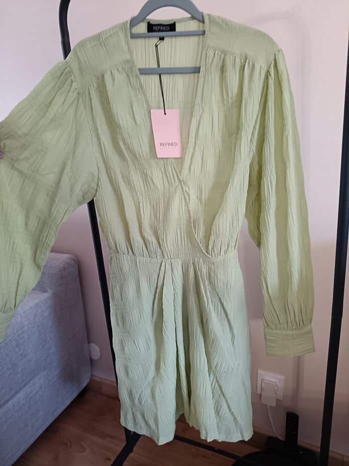 Robe vert pastel Refined M neuve