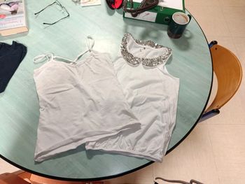 Lot tee shirt 12 and