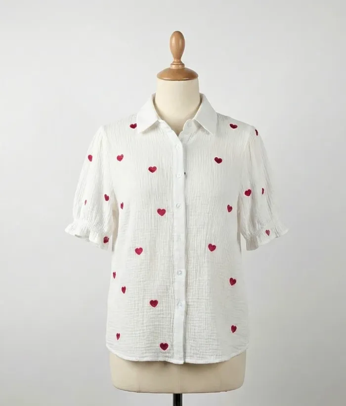 Blouse blanche en gaze de coton à cœurs rouges - Jubylee S/M