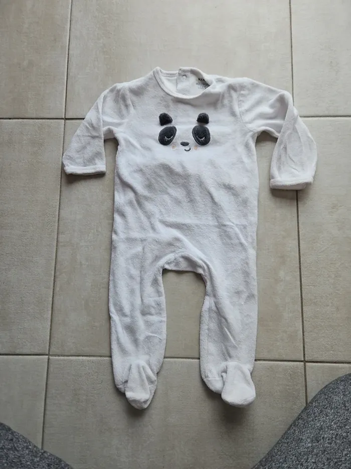 Pyjamas 12 mois - photo numéro 4